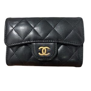 Chanel Black Quilted Lambskin card holder with CC Gold Logo